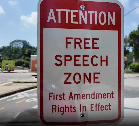 Video thumbnail for Mystery ‘Free Speech Zone’ sign sparks debate in Brooklyn