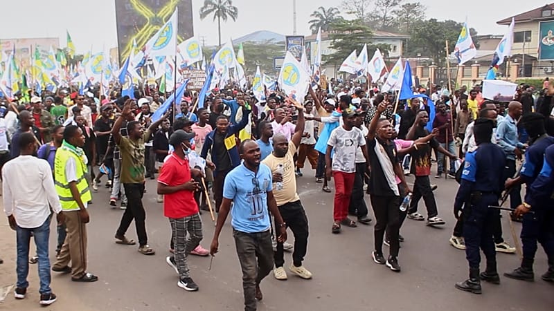 Video thumbnail for DR Congo opposition turns up pressure as referendum battle intensifies