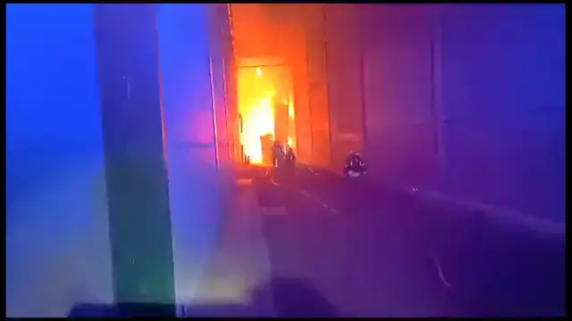 Video thumbnail for Brand in Holz-Lager in Arinaga