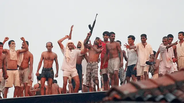 Video thumbnail for Violence kills three Inmates in Sri Lankan prisons, dozens injured