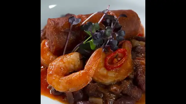 'Video thumbnail for Shrimp Smoked Sausage and Red Bean Skillet Stew'