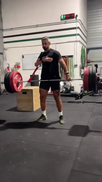 Video thumbnail for Adaptive One Arm CrossFit Power with Deadlifts Rowing and Box Jumps
