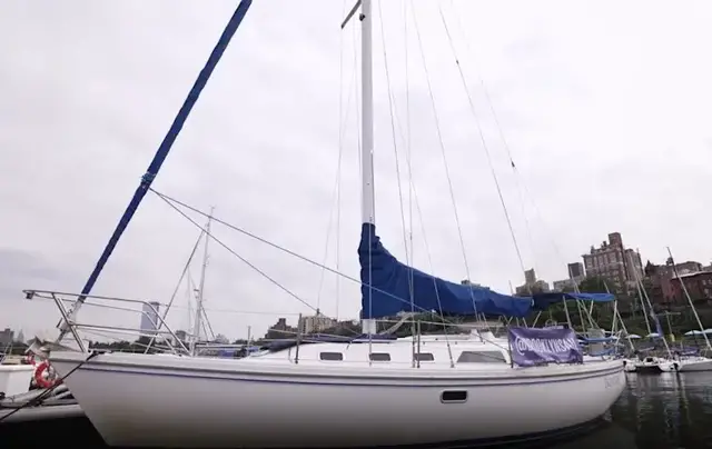 Video thumbnail for Road Trip Close to Home: Set sail from Brooklyn Bridge Marina with Brooklyn Sail
