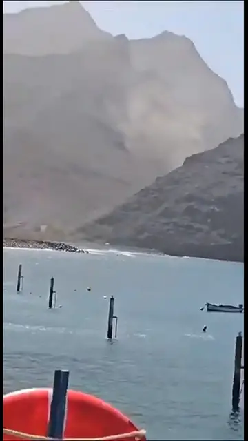 Video thumbnail for Schwerer Steinschlag am El Roque de la Playa de La Aldea