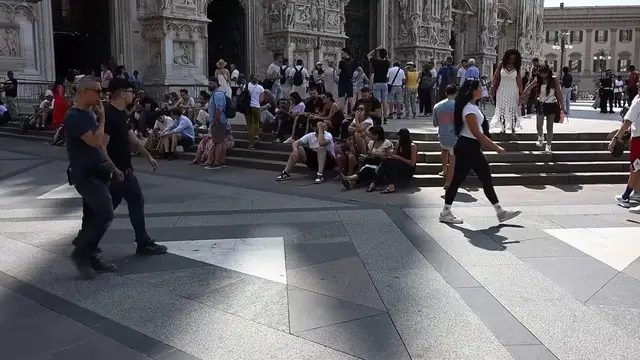 Video thumbnail for Italy: 27 Italian cities under highest heat alert as extreme temperatures claim more lives.