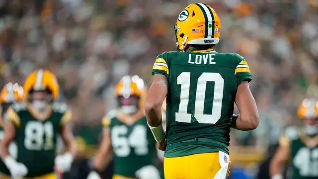 Video thumbnail for Why the Packers Are a Super Bowl Value Bet at 30-1