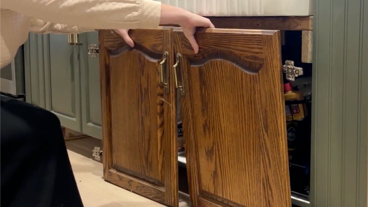 Video thumbnail for The GENIUS new cabinet door trend everyone's copying for their kitchens!