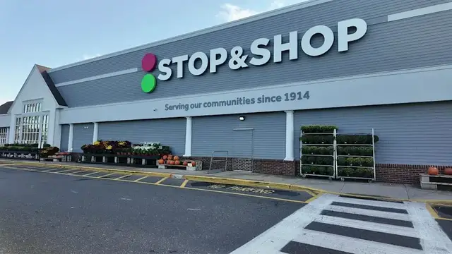 Video thumbnail for Stop & Shop's website and app remain down following 'security issue'