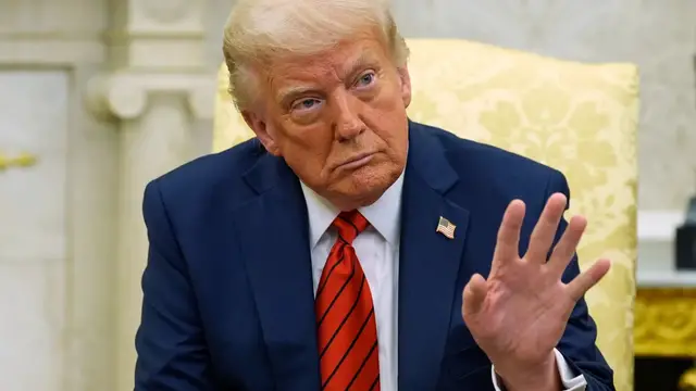 Video thumbnail for Trump accuses Ukraine’s Zelenskyy of harming Russia negotiations