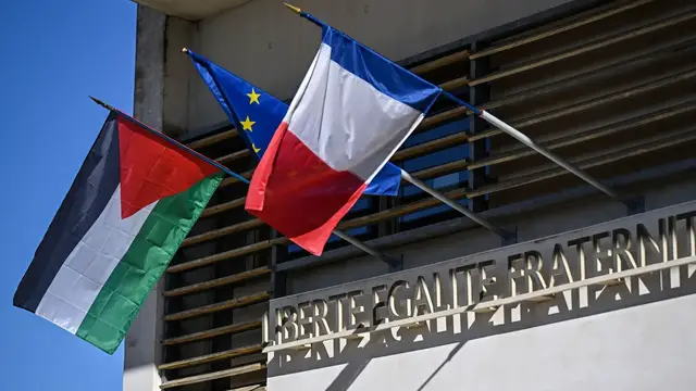 'Video thumbnail for French towns fly Palestinian flag despite gov’t ban before recognition'