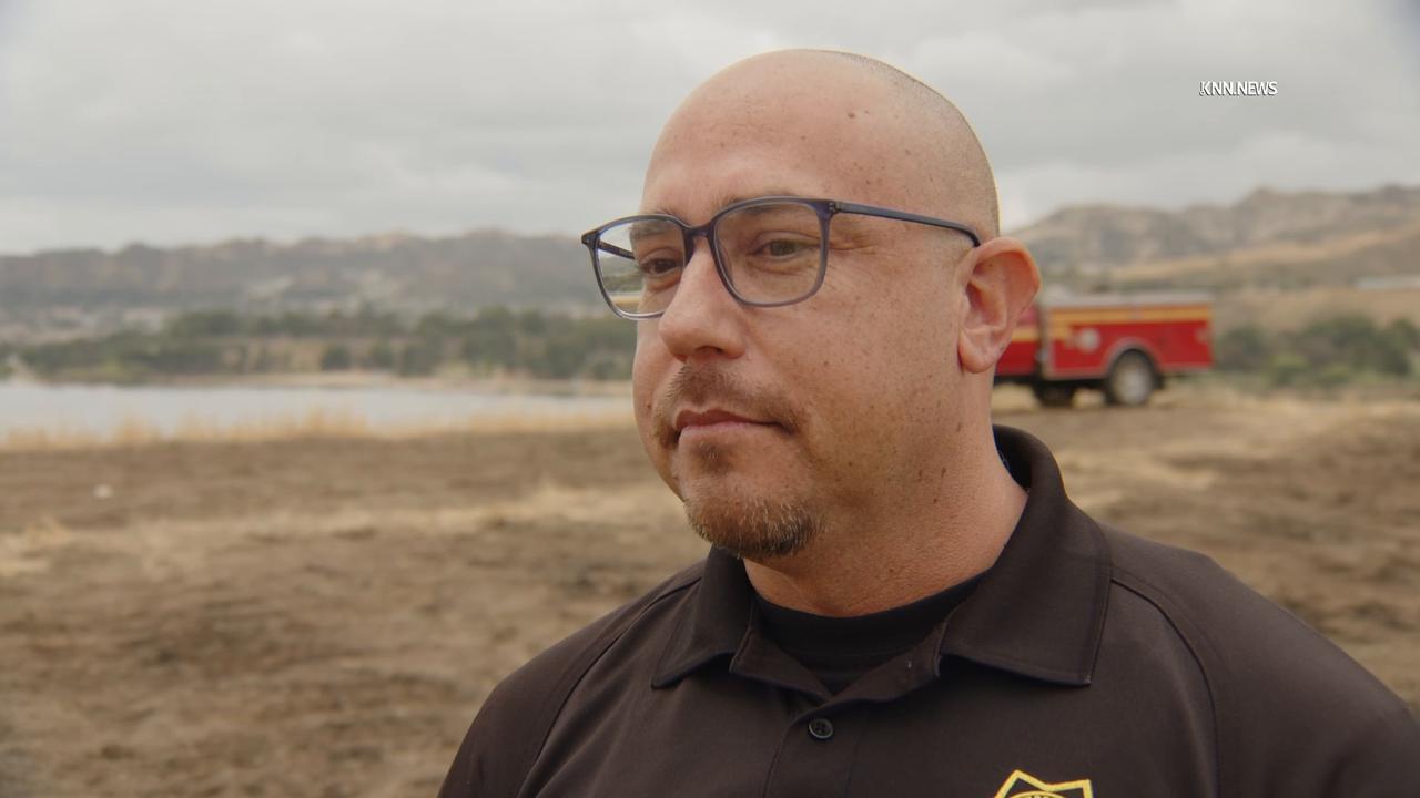 Video thumbnail for US, Los Angeles: Castaic Inmate Firefighting Camp Crews Get Practice Ahead of Heat Wave with AERIALS.