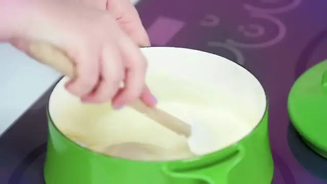 'Video thumbnail for How to Make King Cake _ Smart Cookie _ Allrecipes.com(720P_HD)'