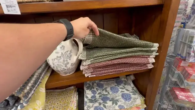 Video thumbnail for Grab A Tea Towel For This Genius Window Idea