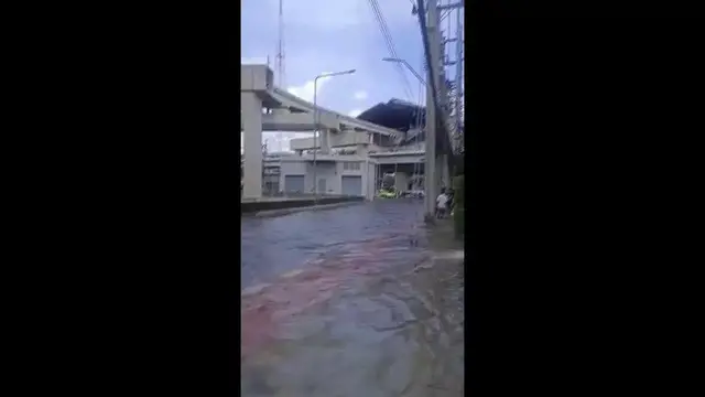 Video thumbnail for Bangkok Floods: Intersection Flooded Following Heavy Rains.