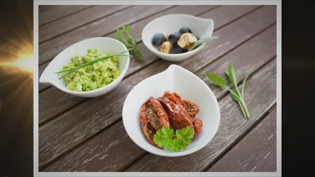 Video thumbnail for What to Feed Your Pet Fox