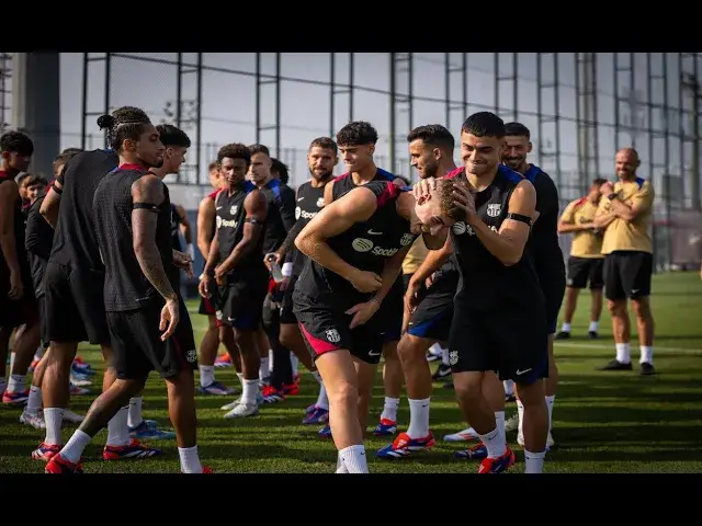 'Video thumbnail for 🟦🟥 ¡Refuerzo de 'lujo'! Fermín López ya se entrena a las órdenes de Flick #fcbarcelona'