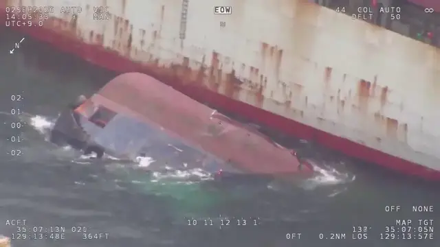 Video thumbnail for South Korea: Tugboat Capsizes and Sinks off Busan.