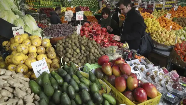 Video thumbnail for Iranians celebrate Yalda festival as economic sanctions dampen this year's festivities