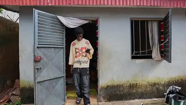 'Video thumbnail for Migrant returnees to Guinea describe ordeals faced'