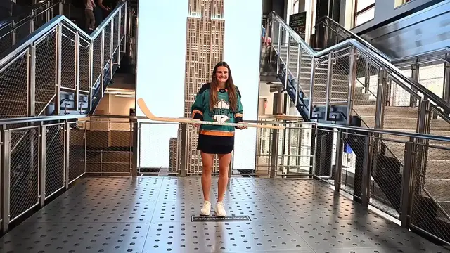 Video thumbnail for NY: New York Sirens Hockey First-Round Draft Pick Emma Peschel Visits Empire State Building 2.