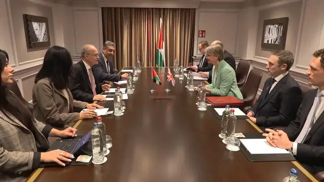 Video thumbnail for Belgium: Palestinian PM Mustafa meets UK Foreign Secretary Cooper in Brussels.