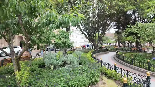 'Video thumbnail for Cuenca Ecuador TRAVEL TOUR Guide 2025 4K'