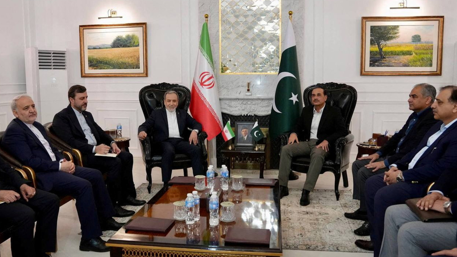 Video thumbnail for Top Iranian and Pakistani officials meet in Islamabad