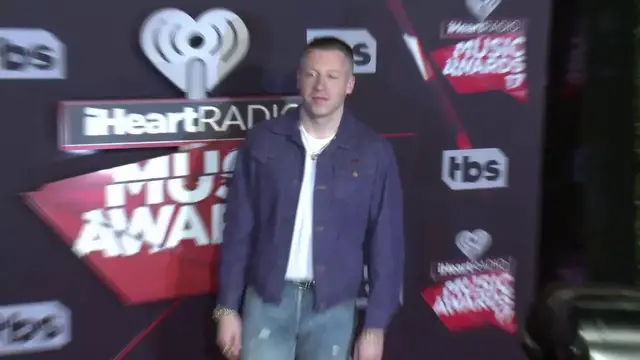 Video thumbnail for UNCAPTIONED: Macklemore announces Free Palestine tour.