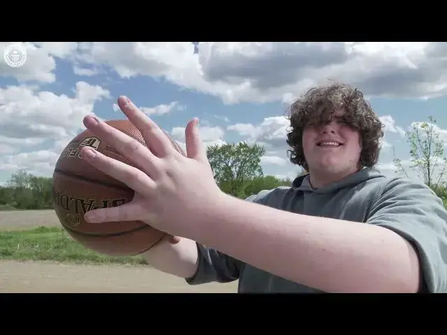 'Video thumbnail for Largest Hands and Feet On A Teenager'
