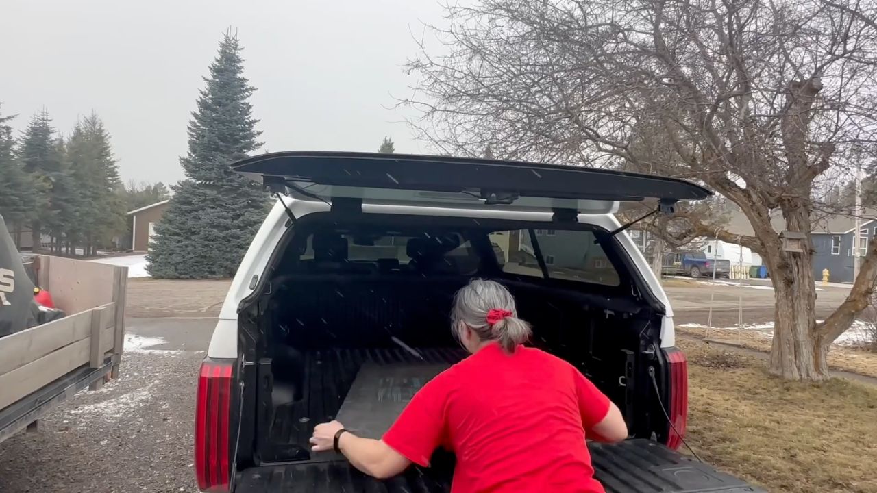 Video thumbnail for Grab a GIANT foam board and a thrifted sheet to make your office prettier and more organized!