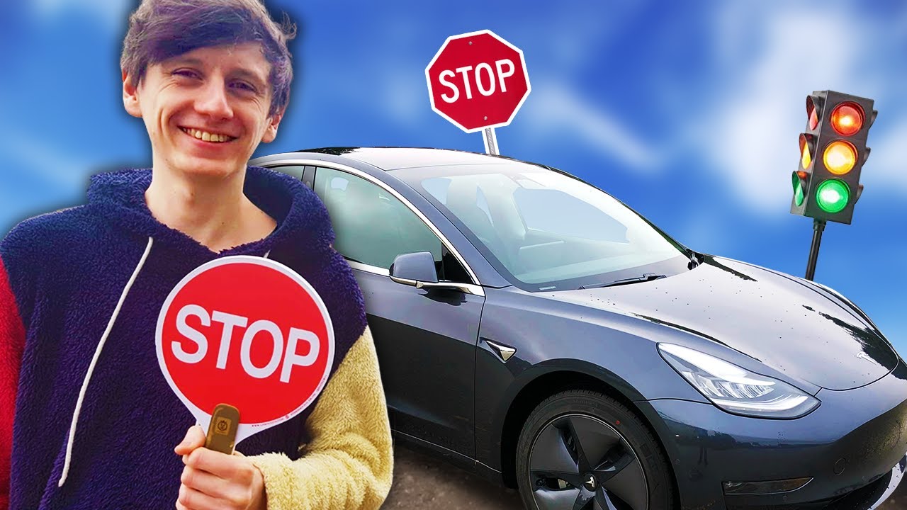 Video thumbnail for Tesla Autopilot can now understand STOP signs & Traffic Lights!