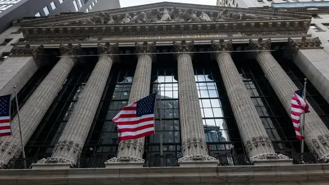 Video thumbnail for Wall Street Reacts to the Fed’s Latest Rate Hike: What Investors Need to Know