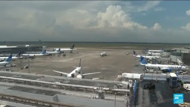 Video thumbnail for Airlines prepare for heavy US Thanksgiving holiday traffic after shutdown