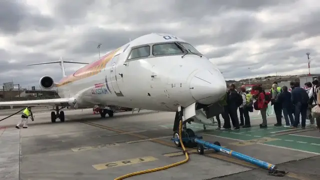 'Video thumbnail for Trip Report: Air Nostrum (Iberia) Business Class, CRJ1000, Madrid-Malaga'