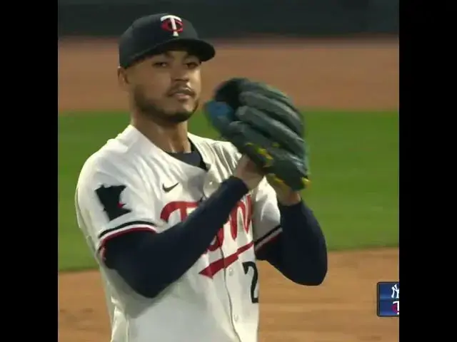 'Video thumbnail for Austin Martin's GREAT Sliding Catch!'