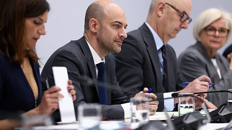 Video thumbnail for France and Morocco move toward historic bilateral treaty during high-level talks
