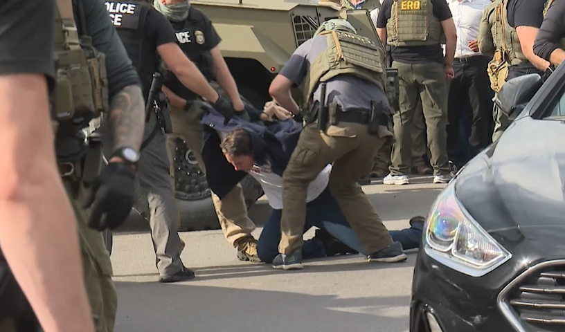 Video thumbnail for Tensions rise as ICE officers remove protestor barricades outside Newark detention center