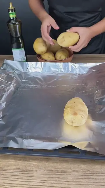 'Video thumbnail for Just pour eggs over potatoes, and the result will be incredible.'