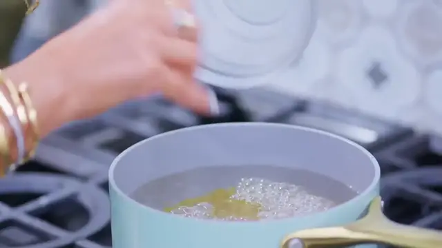 'Video thumbnail for Mediterranean Pasta Salad (The BEST Summer Pasta Salad Recipe_)(720P_HD)'