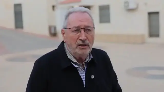 Video thumbnail for Israeli settlers attack European diplomats, beat French mayor