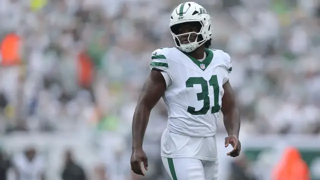 Video thumbnail for Jets Defense Breakdown & Future QB Strategy Revealed!