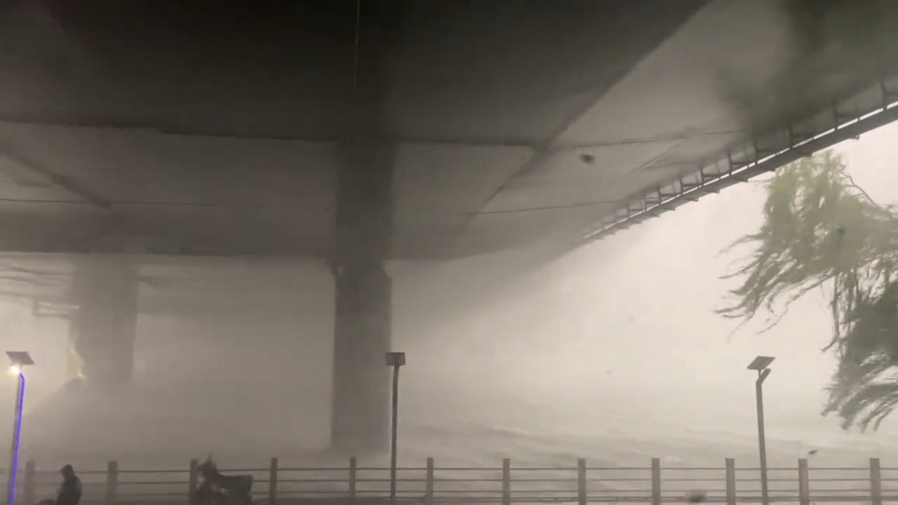 Video thumbnail for Storm Strikes Riverside in Shijiazhuang!
