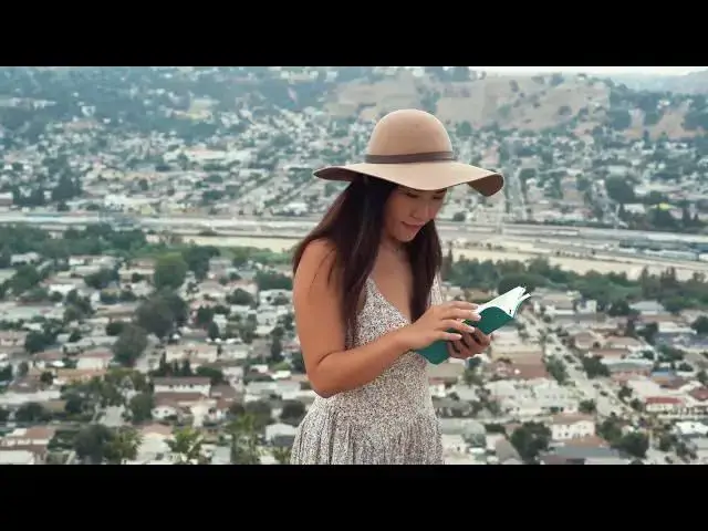 Video thumbnail for BEAUTIFUL GIRL READING