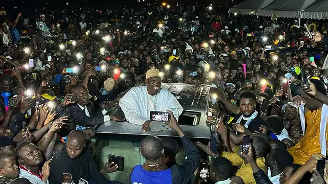 'Video thumbnail for Cameroon: Thousands rally behind presidential candidate Issa Tchiroma in Douala'