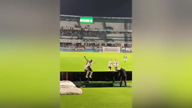 Video thumbnail for Brazilian player falls into tunnel celebrating goal