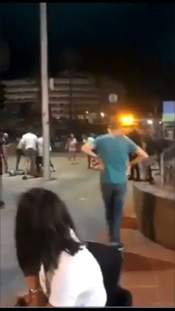 Video thumbnail for Corona-Pandemie: Jugend beim feiern