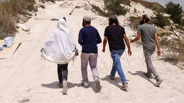 Video thumbnail for Occupied West Bank raids: Israeli government accused of backing settler attacks