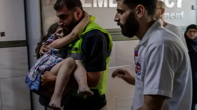 Video thumbnail for NGOs in Lebanon denounce Israeli attacks on medics amid ceasefire