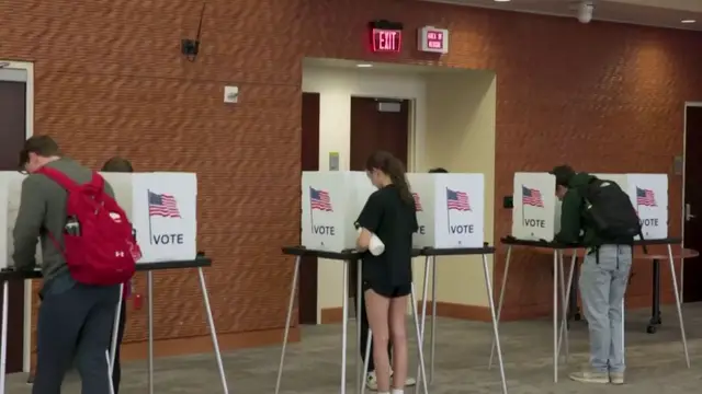 Video thumbnail for Why Are America's Politicians So Much Older Than Its Voters?