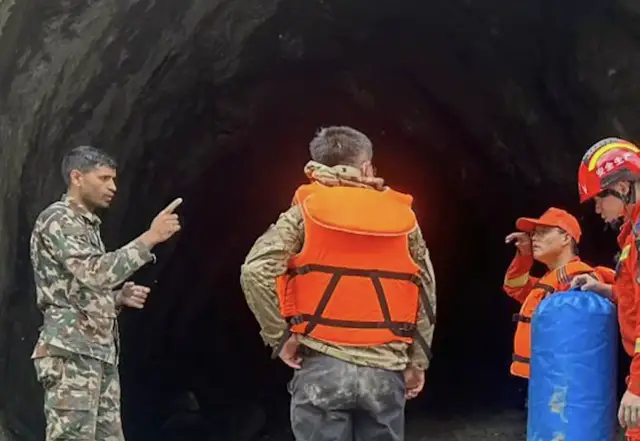 Video thumbnail for Nepal rescuers race to reach 900 missing hydropower workers